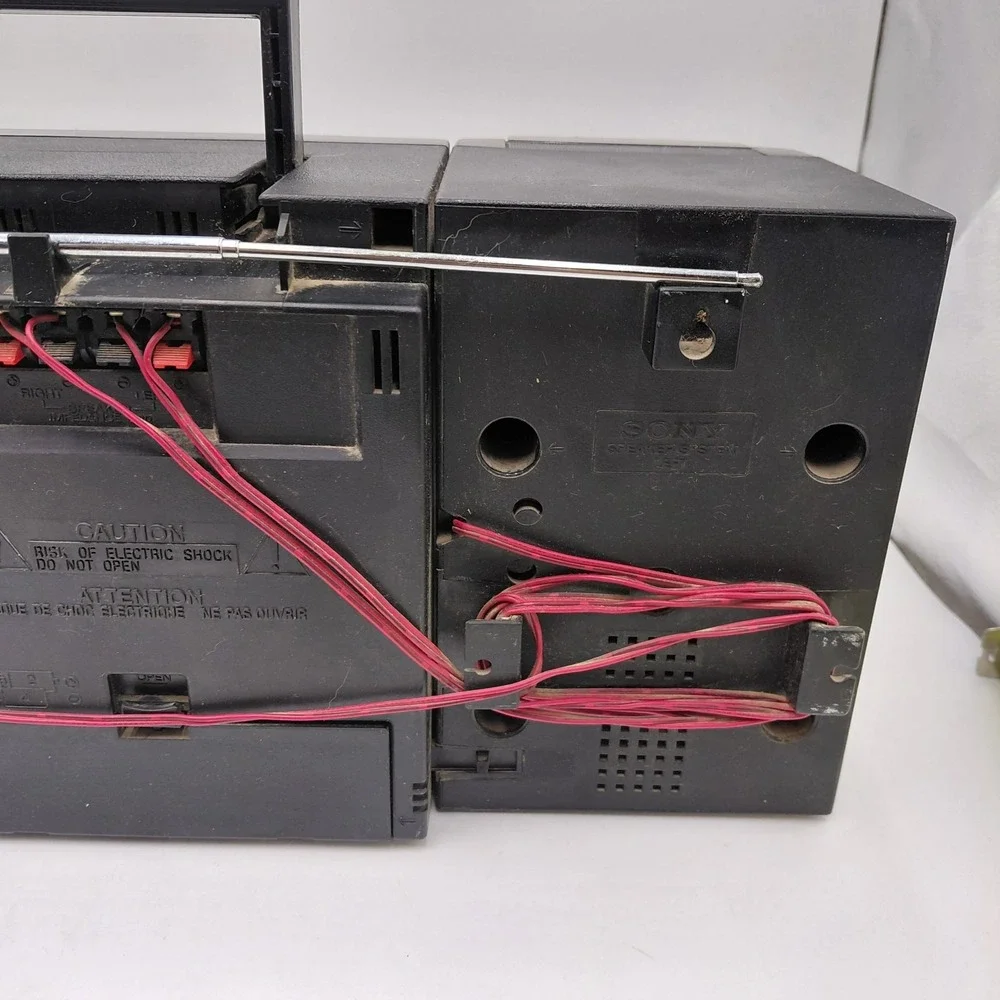 Vintage Sony CFS-1000 Stereo AM/FM Radio Cassette-Recorder Boombox Read